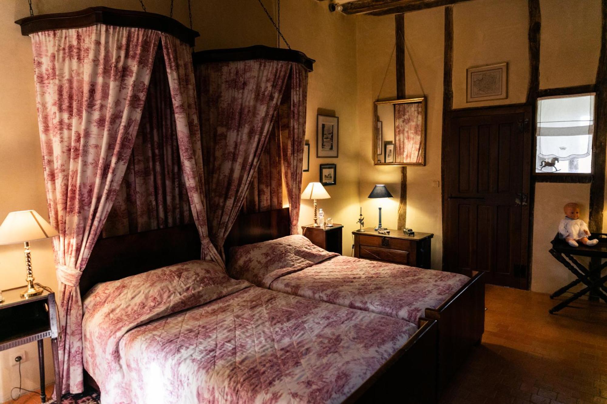 Louerre Manoir Du Bois Noblet B&B 외부 사진